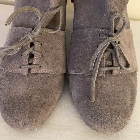 Anthropologie Due Farina Ruffle Suede Boots - Picture 2 of 4